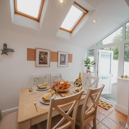 Cotswolds- Homely 2 Bed House With Garden, Wifi - Esho Stays Cirencester Extérieur photo