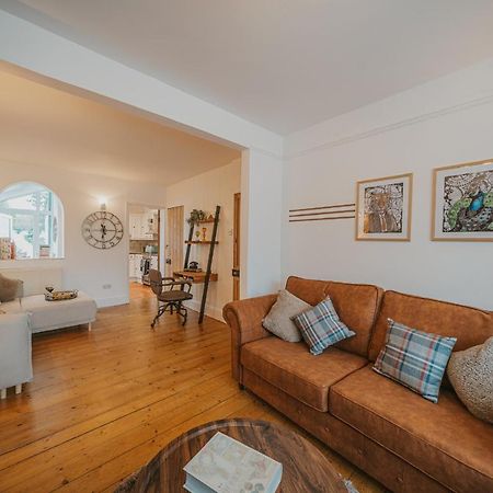 Cotswolds- Homely 2 Bed House With Garden, Wifi - Esho Stays Cirencester Extérieur photo