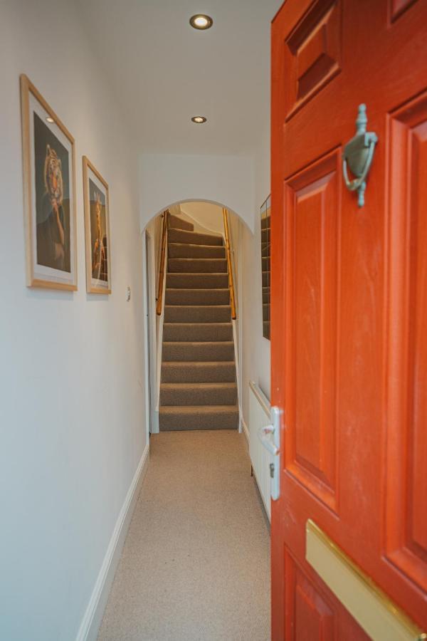 Cotswolds- Homely 2 Bed House With Garden, Wifi - Esho Stays Cirencester Extérieur photo