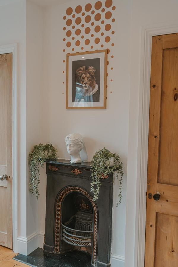 Cotswolds- Homely 2 Bed House With Garden, Wifi - Esho Stays Cirencester Extérieur photo