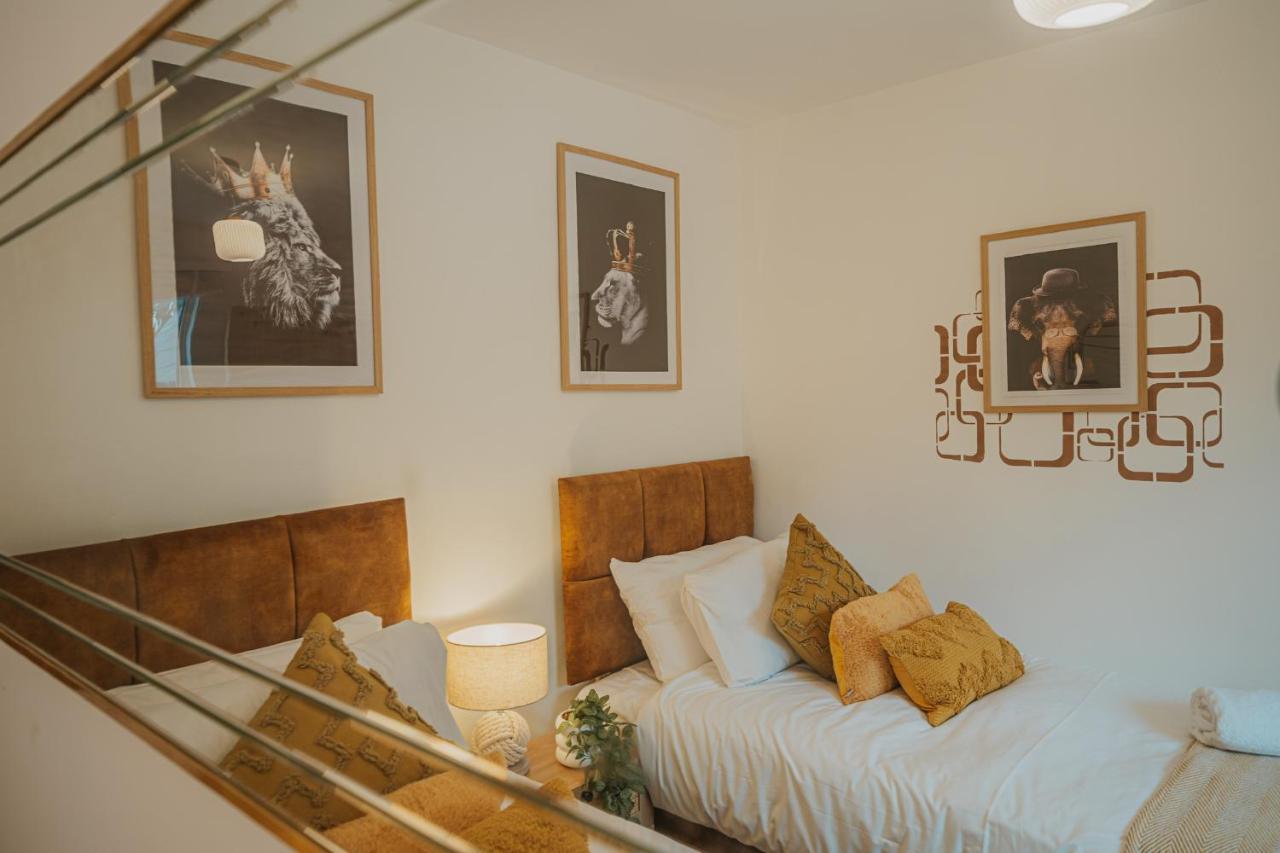 Cotswolds- Homely 2 Bed House With Garden, Wifi - Esho Stays Cirencester Extérieur photo