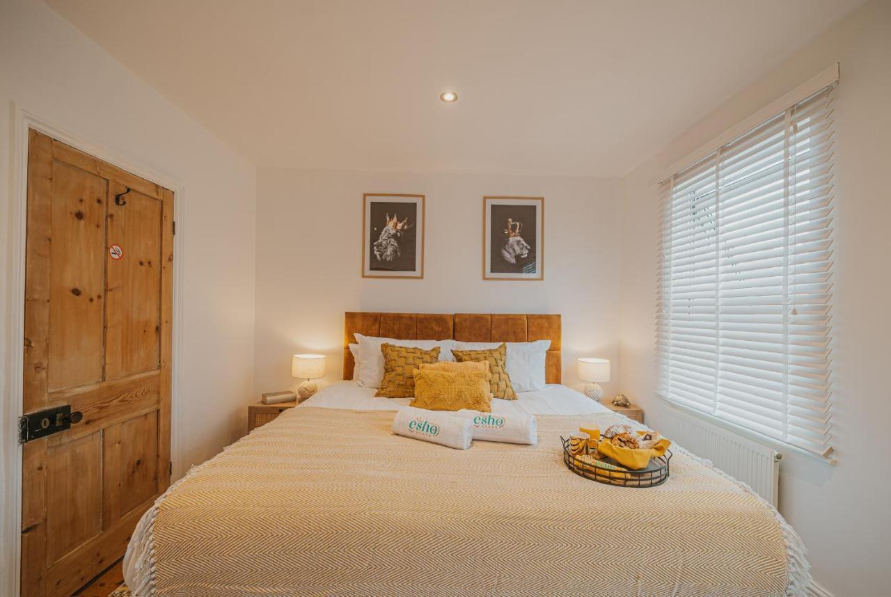 Cotswolds- Homely 2 Bed House With Garden, Wifi - Esho Stays Cirencester Extérieur photo