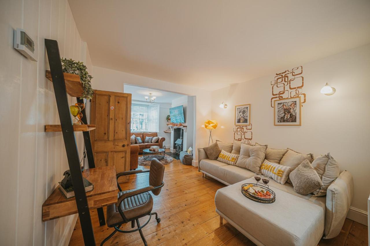 Cotswolds- Homely 2 Bed House With Garden, Wifi - Esho Stays Cirencester Extérieur photo